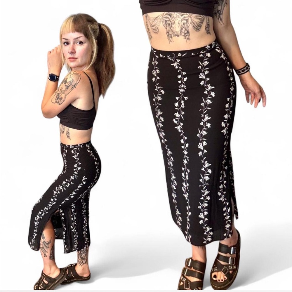 Y2K Petite Sophisticate Floral Midi Skirt